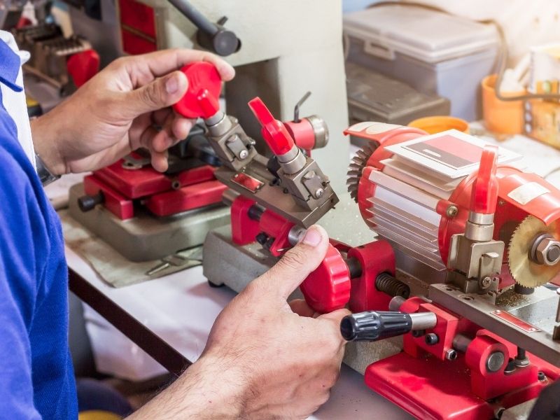 İstanbul'un Güvenli Kapılarını Açan Çilingirler